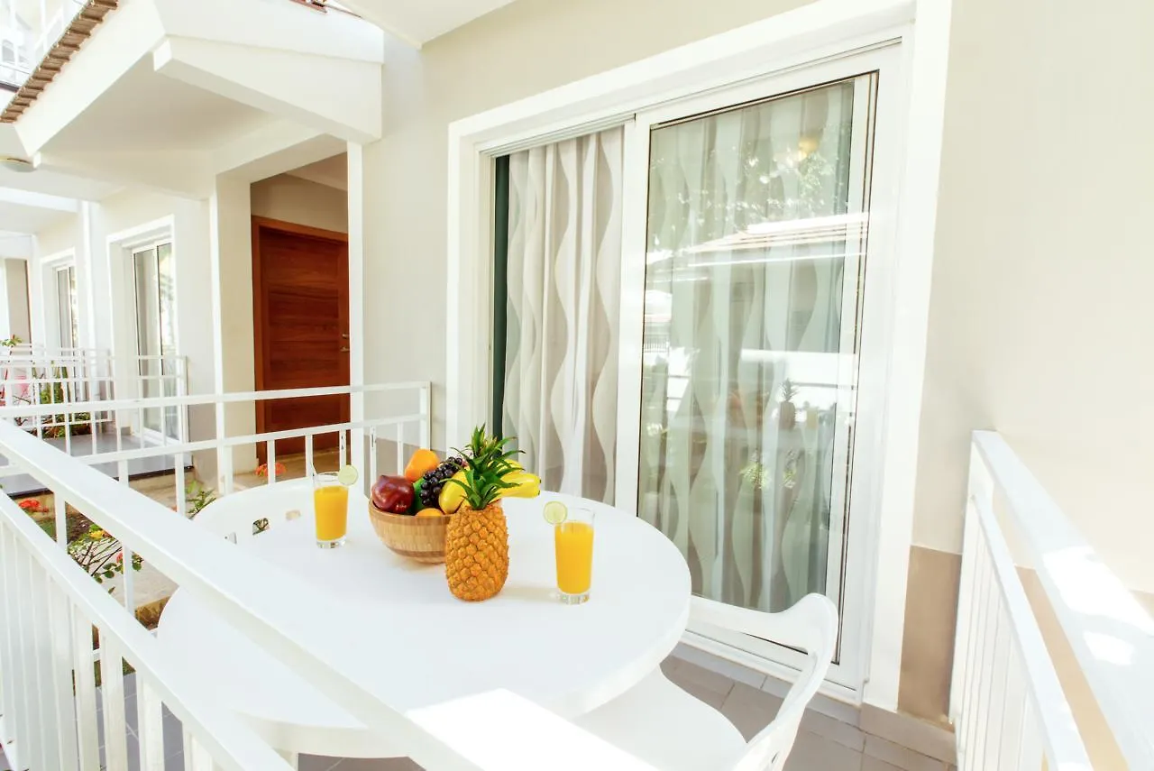 Hotel Fiesta Deluxe Punta Cana